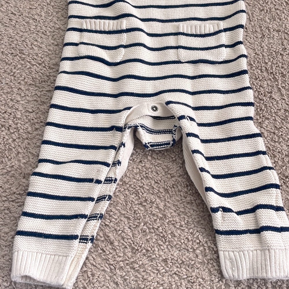 Baby boys sweater outfit - Picture 3 of 3